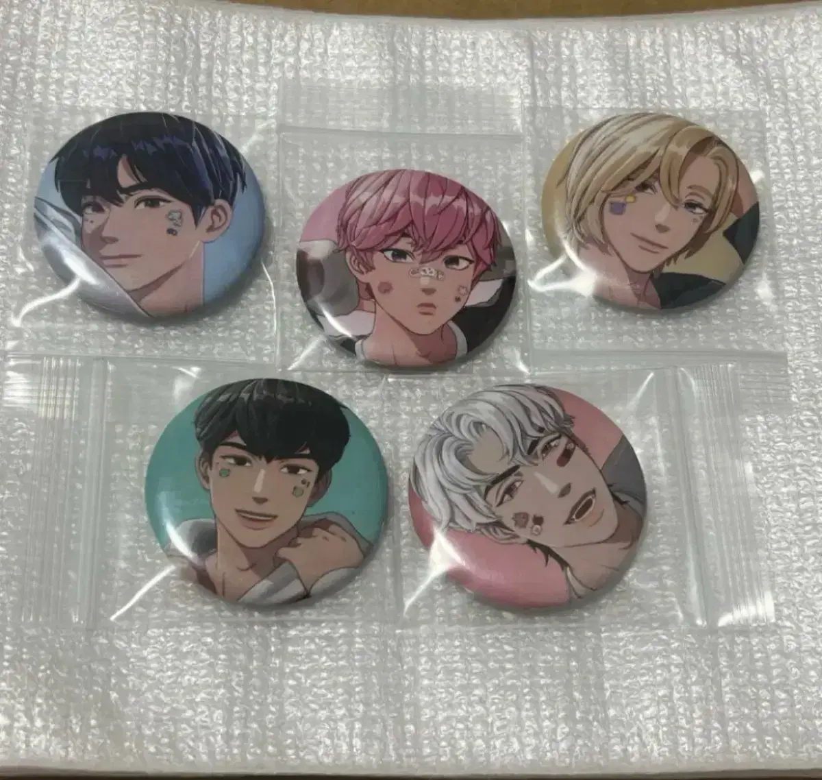 PLAVE DASH TRADING CAN BADGE イェジュン　白 PLAVE DASH TRADING CAN BADGE イェジュン 白